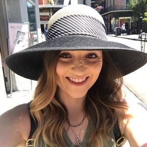 Meet your Posher, Erica